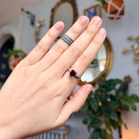 Garnet Ring "Paula" - Size 7