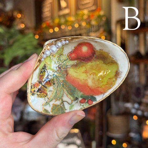 Eleanora Soroca B Footed Decoupage Shell Dish | Fruit