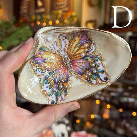 Eleanora Soroca D Footed Decoupage Shell Dish | Butterfly