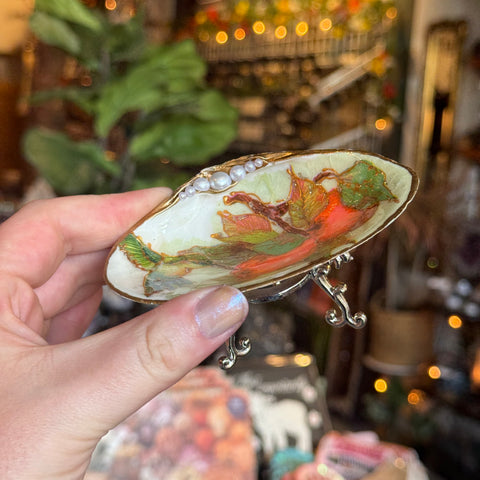 Eleanora Soroca Footed Decoupage Shell Dish | Fruit