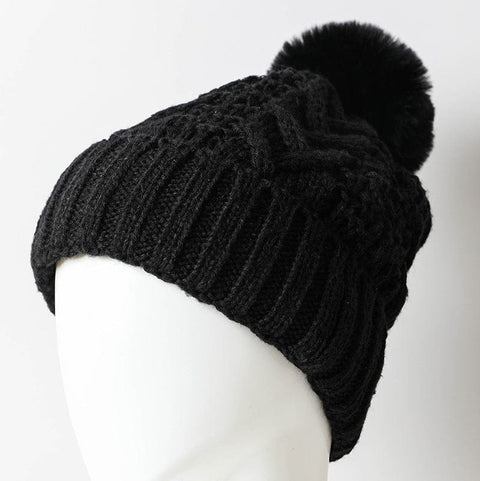 Leto Accessories Cable Knit Pom Beanie | Black