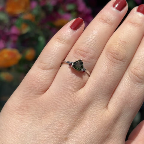Moldavite | Garnet Ring "Cara" - Size 10