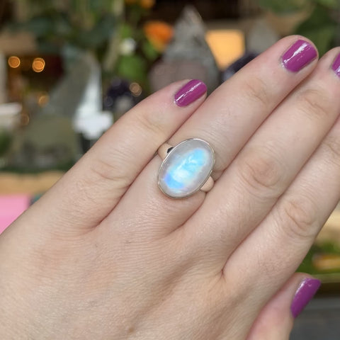 Moonstone Ring "Andrea" - Size 8