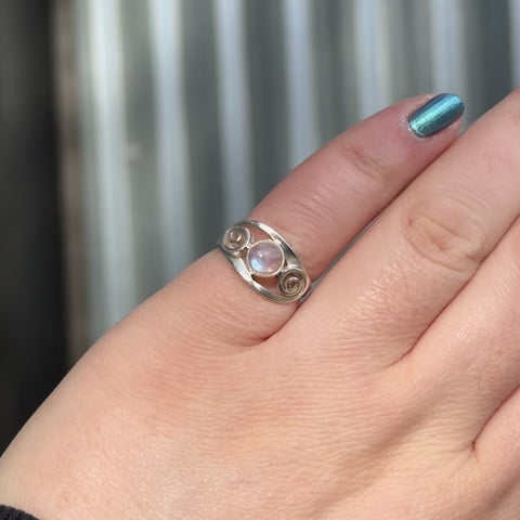 Vintage Moonstone Ring "Sarah" - Size 5