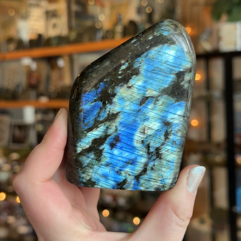 Labradorite "Russell"