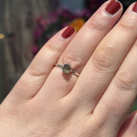 Raw Moldavite Ring "Reyna" - Size 8