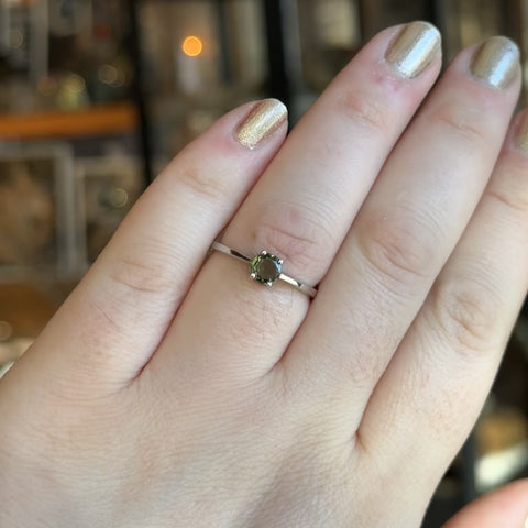 Moldavite Ring "Frida" - Size 8.5