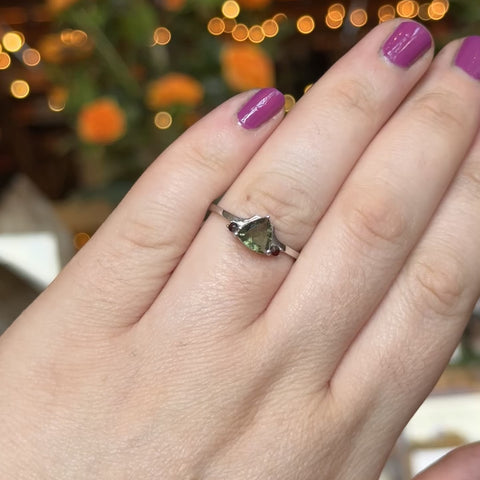 Moldavite | Garnet Ring "Luna" - Size 9.5