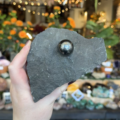 Cumberlandite "Devin"