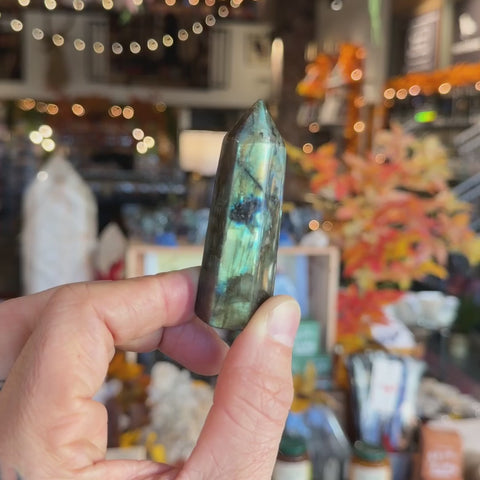 Labradorite "Margaret" video