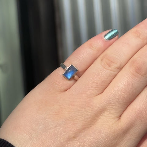 Vintage Moonstone Ring "Grace" - Size 5