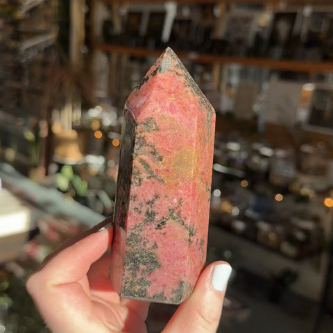 Rhodonite "Dominique"