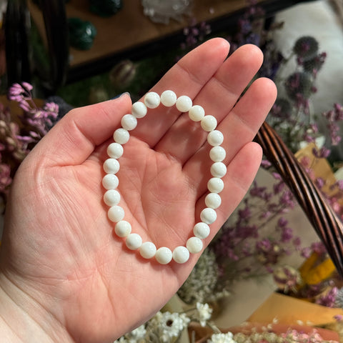 Ravenstone Crystals Mother of Pearl Stretch Bracelet