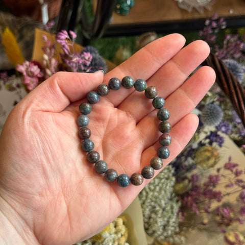 Ravenstone Crystals Ruby Kyanite Stretch Bracelet