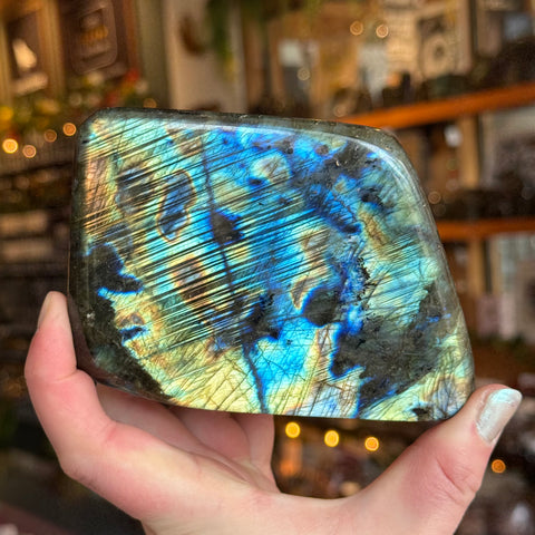 Ravenstone Crystals Labradorite "Amy"