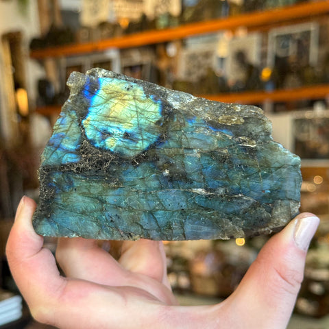 Ravenstone Crystals Labradorite "Cassie"