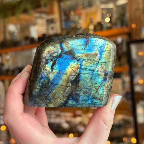 Ravenstone Crystals Labradorite "Dana"