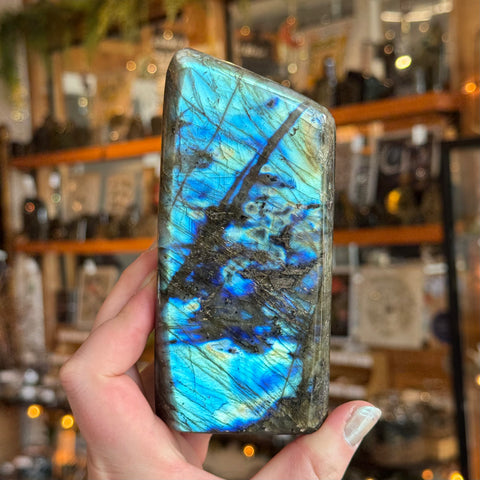 Ravenstone Crystals Labradorite "Daphne"