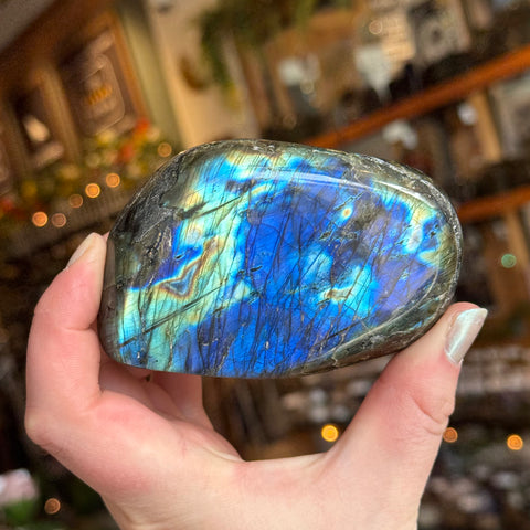 Ravenstone Crystals Labradorite "Donna"