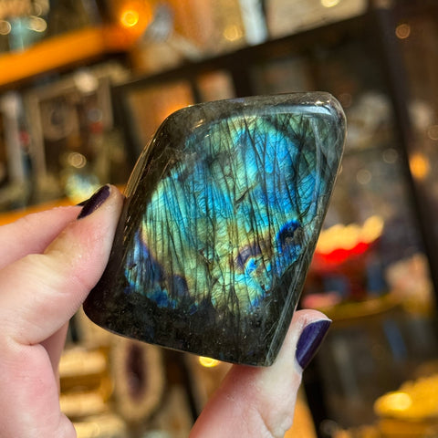 Ravenstone Crystals Labradorite "Jamie"