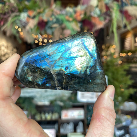 Ravenstone Crystals Labradorite "Kayleigh"