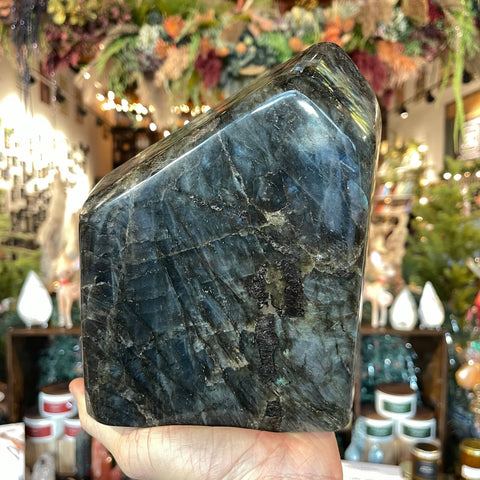 Ravenstone Crystals Labradorite "Kendra"