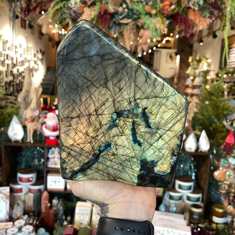 Ravenstone Crystals Labradorite "Kendra"