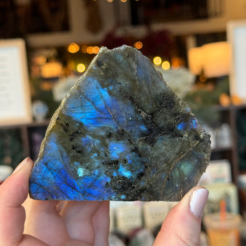 Ravenstone Crystals Labradorite "Maddy"