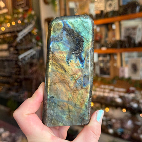 Ravenstone Crystals Labradorite "Richard"