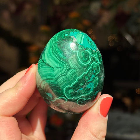 Ravenstone Crystals Malachite Egg "Victoria"