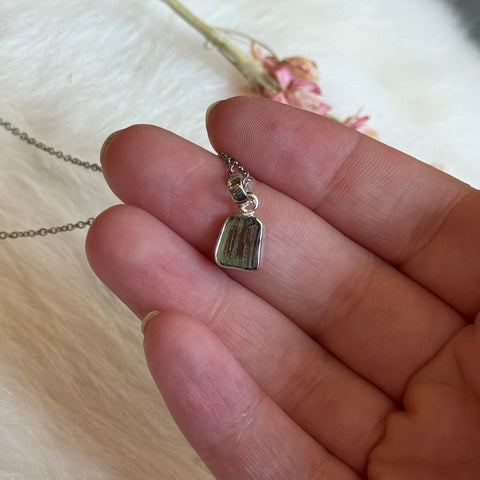 Ravenstone Crystals Moldavite Necklace "Abby"