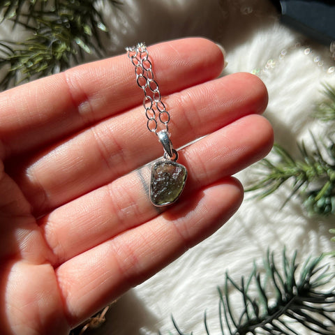 Ravenstone Crystals Moldavite Necklace "Al"