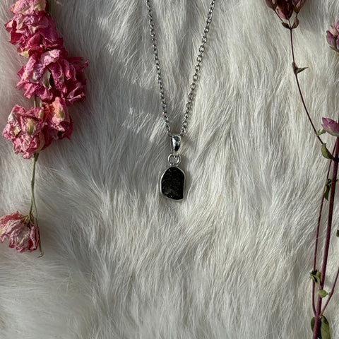 Ravenstone Crystals Moldavite Necklace "Becca"