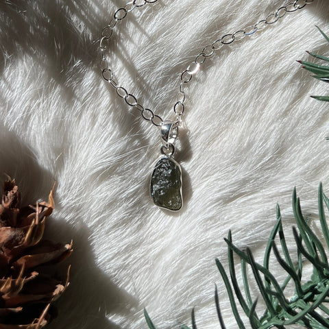 Ravenstone Crystals Moldavite Necklace "Brianna"
