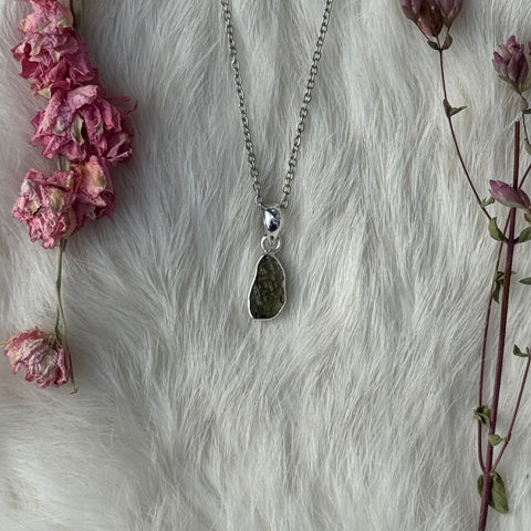 Ravenstone Crystals Moldavite Necklace "Carol"