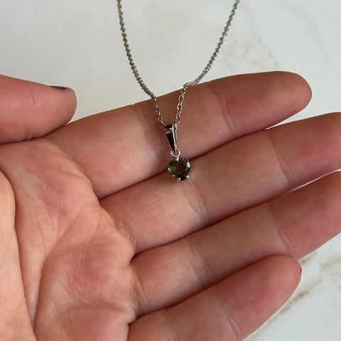Ravenstone Crystals Moldavite Necklace "Carol"