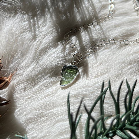 Ravenstone Crystals Moldavite Necklace "Diane"