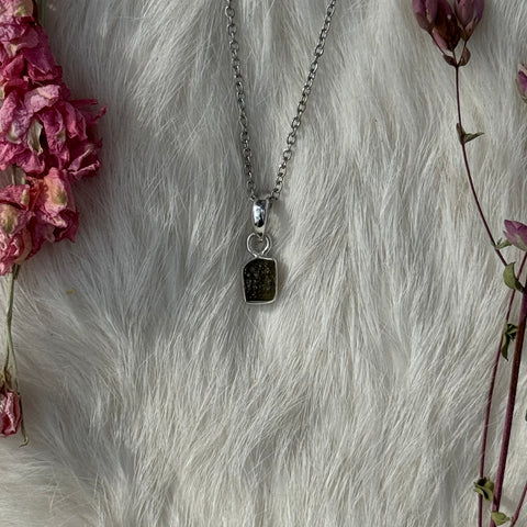 Ravenstone Crystals Moldavite Necklace "Gillian"