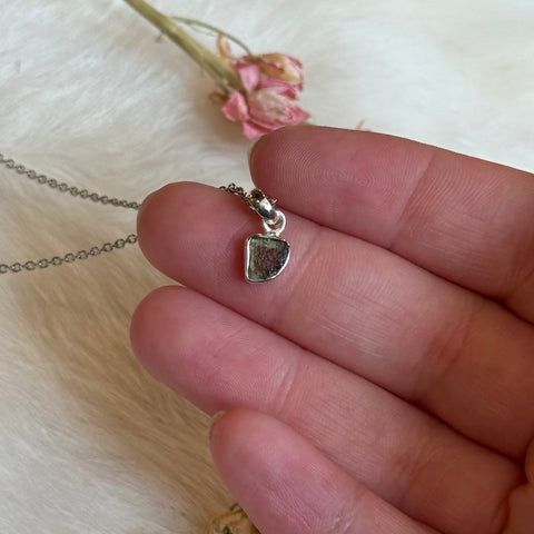 Ravenstone Crystals Moldavite Necklace "Ivy"