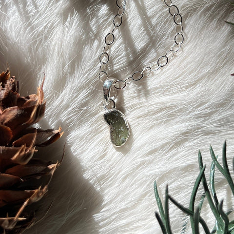 Ravenstone Crystals Moldavite Necklace "Kelsey"