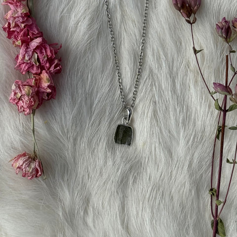 Ravenstone Crystals Moldavite Necklace "Lisa"