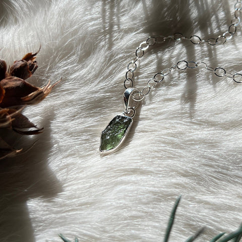 Ravenstone Crystals Moldavite Necklace "Lorraine"