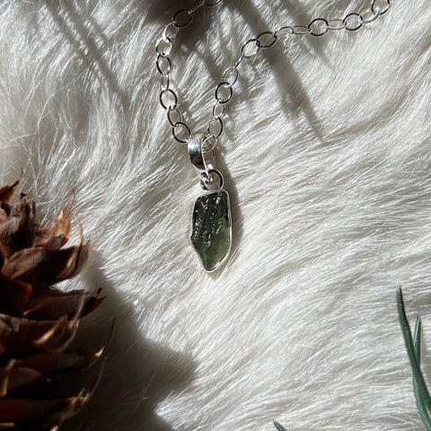 Ravenstone Crystals Moldavite Necklace "Lorraine"