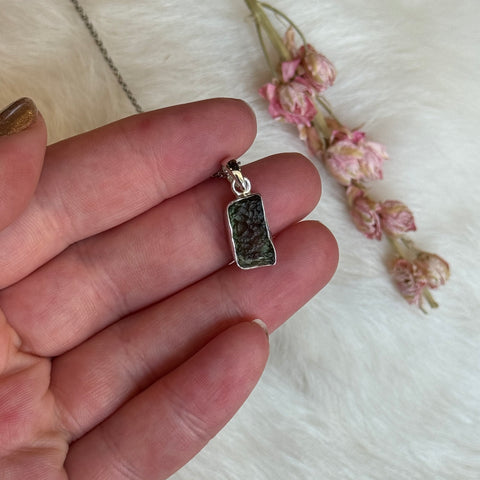 Ravenstone Crystals Moldavite Necklace "Mariana"