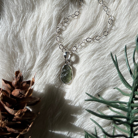 Ravenstone Crystals Moldavite Necklace "Noelle"