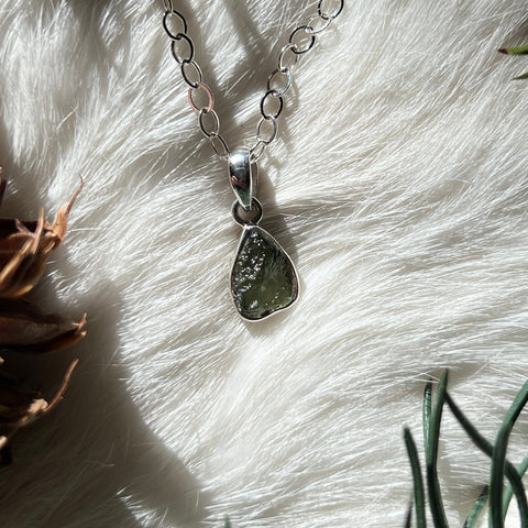 Ravenstone Crystals Moldavite Necklace "Pauline"