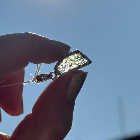Ravenstone Crystals Moldavite Necklace "Rocky"