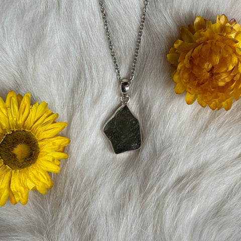 Ravenstone Crystals Moldavite Necklace "Samantha"