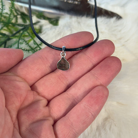 Ravenstone Crystals Moldavite Necklace "Susie"