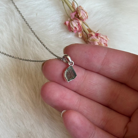 Ravenstone Crystals Moldavite Necklace "Tara"